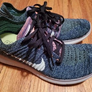 Womens Nike Free Flyknit